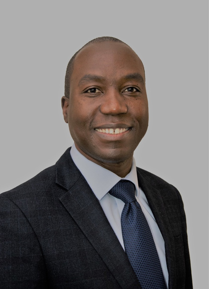 Dr Lawrence Okiror — Consultant Thoracic and Robotic Surgeon, London